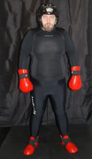 Sportowa lycra + ochraniacze do sportów walki, to mnie kręci!